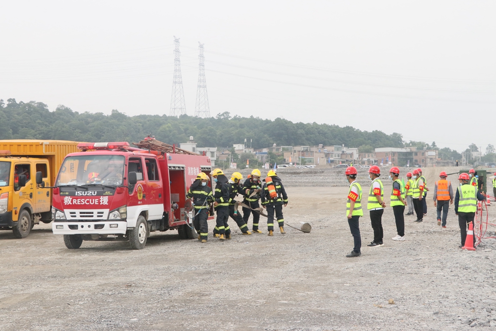 2022年安全生產(chǎn)月燃氣泄漏應(yīng)急救援演練活動(圖5)