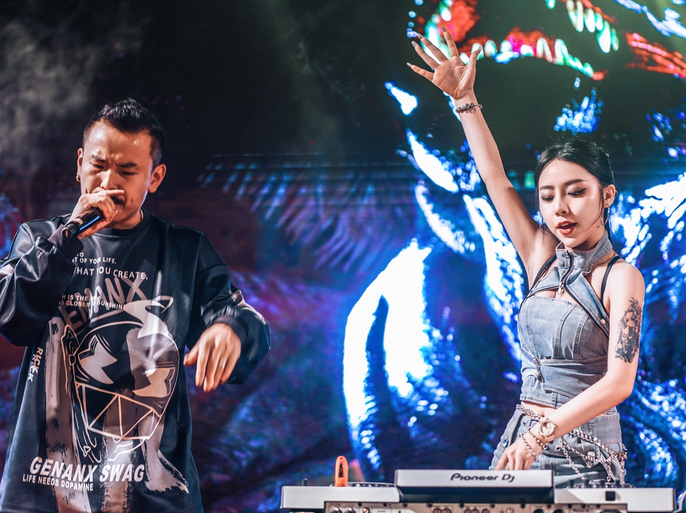 云創(chuàng)貴安谷開(kāi)業(yè)慶典暨云創(chuàng)電音節(jié)（云創(chuàng)貴安谷開(kāi)業(yè)揭牌儀式）(圖12)