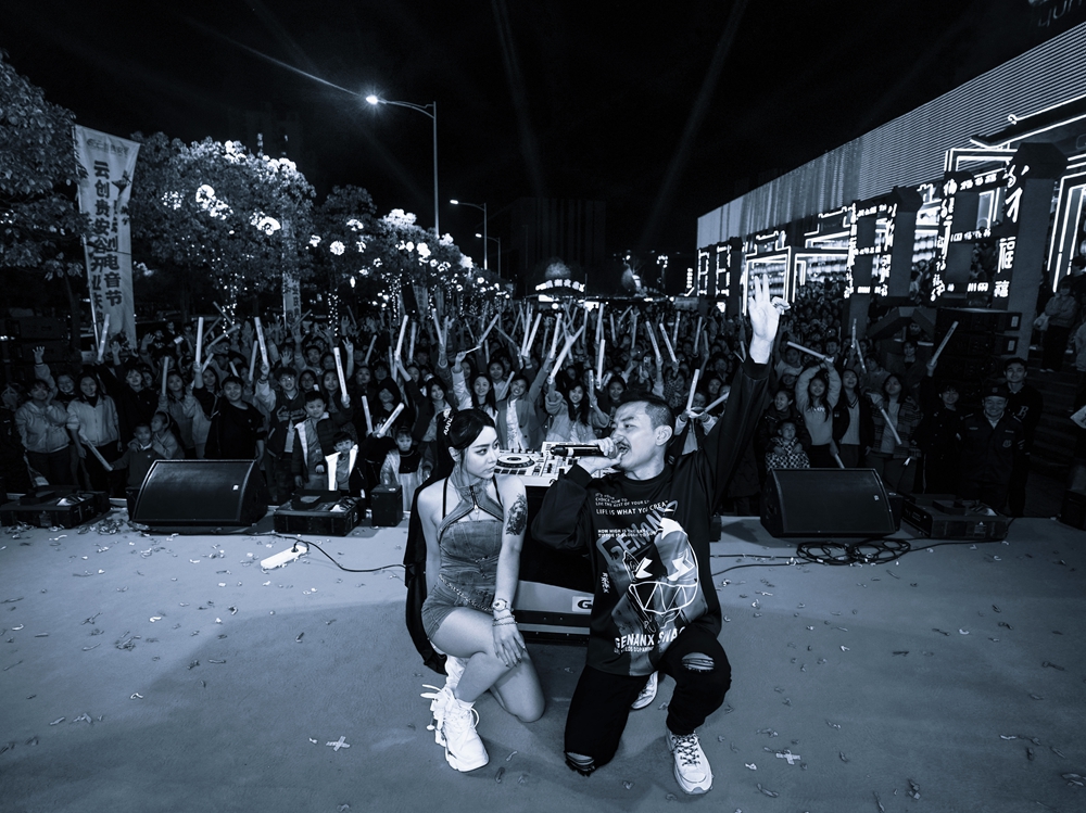 云創(chuàng)貴安谷開(kāi)業(yè)慶典暨云創(chuàng)電音節(jié)（云創(chuàng)貴安谷開(kāi)業(yè)揭牌儀式）(圖14)